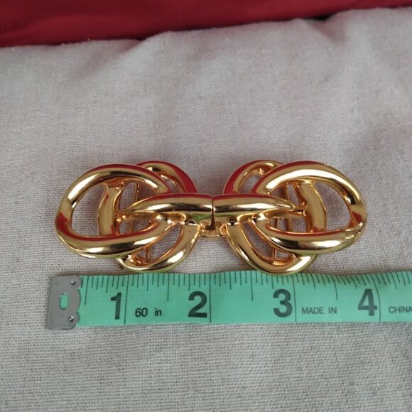 Gold tone belt buckle. - Picture 3 of 4